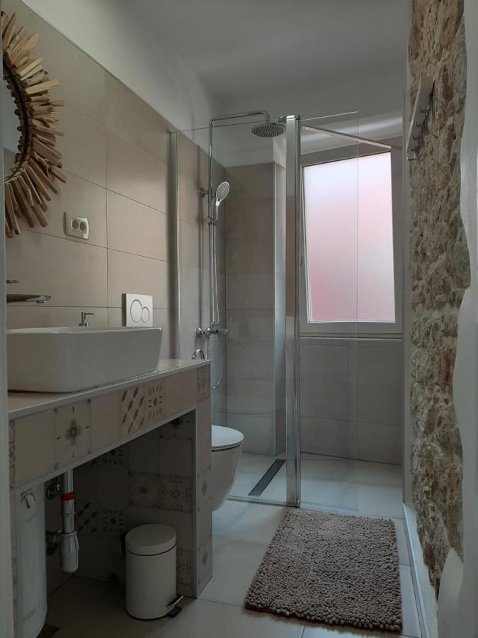 Apartment Lino - City Center Ровин Екстериор снимка
