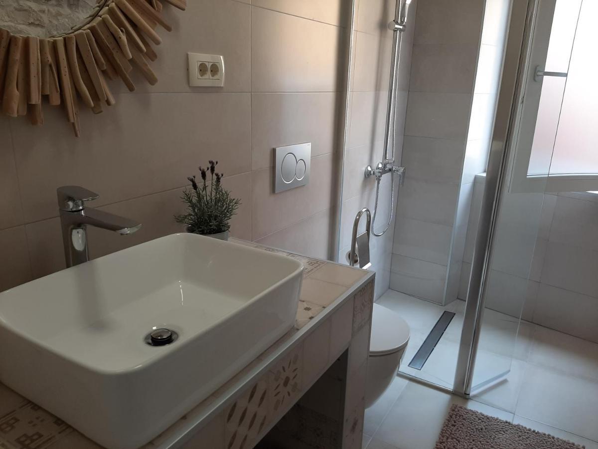 Apartment Lino - City Center Ровин Екстериор снимка
