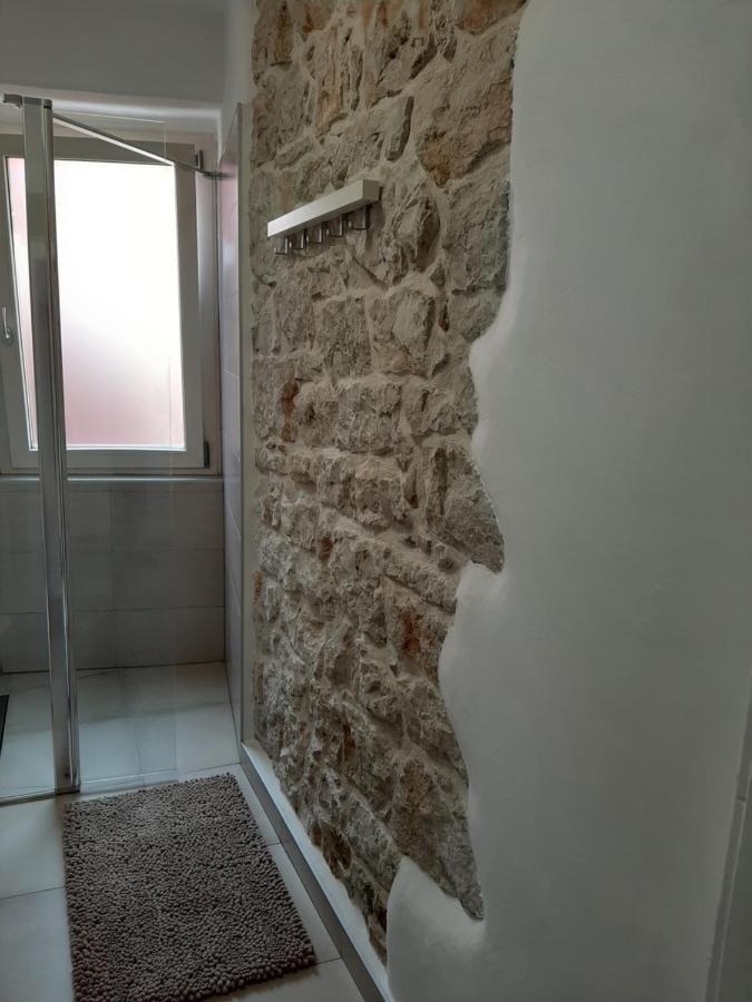 Apartment Lino - City Center Ровин Екстериор снимка