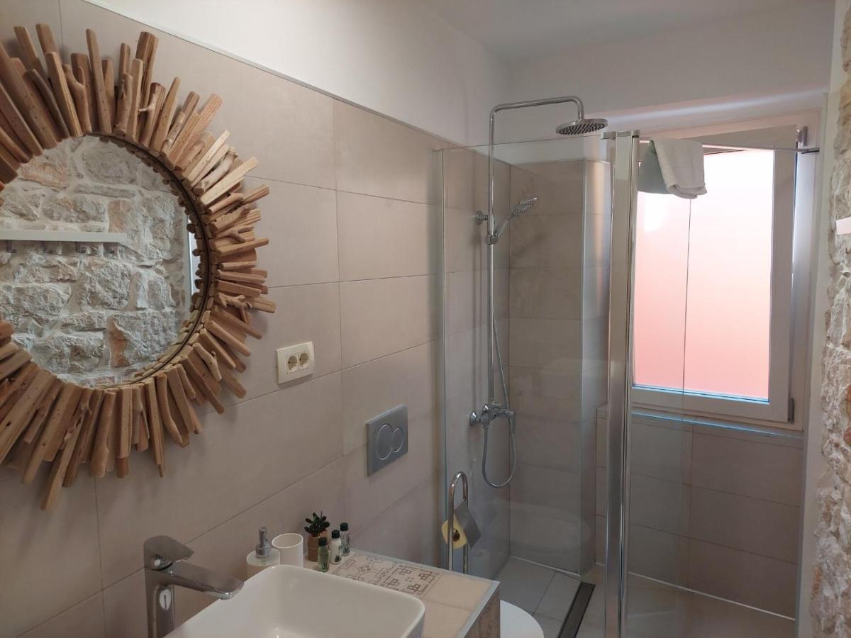 Apartment Lino - City Center Ровин Екстериор снимка