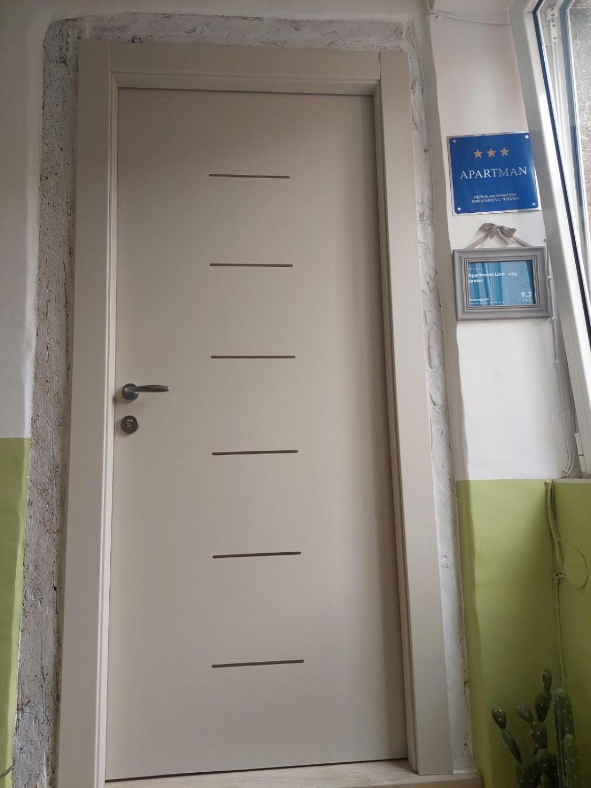 Apartment Lino - City Center Ровин Екстериор снимка