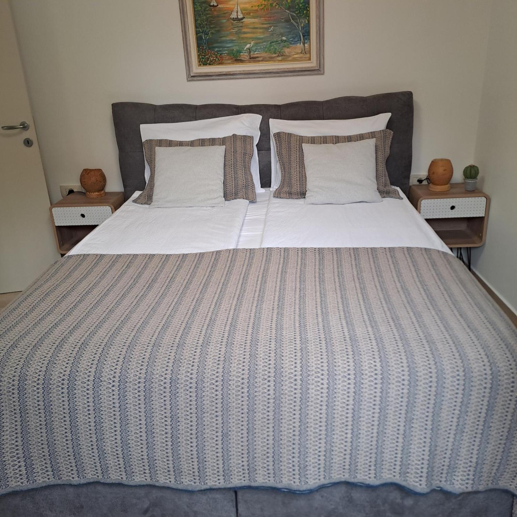 Apartment Lino - City Center Ровин Екстериор снимка